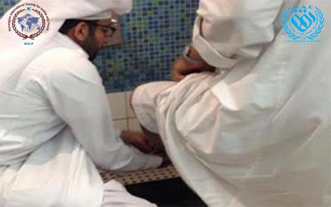 قرر رجل التخلص من أبيه العجوز المسن بوضعه في بيت لرعاية المسنين، بعد أن ضاق…